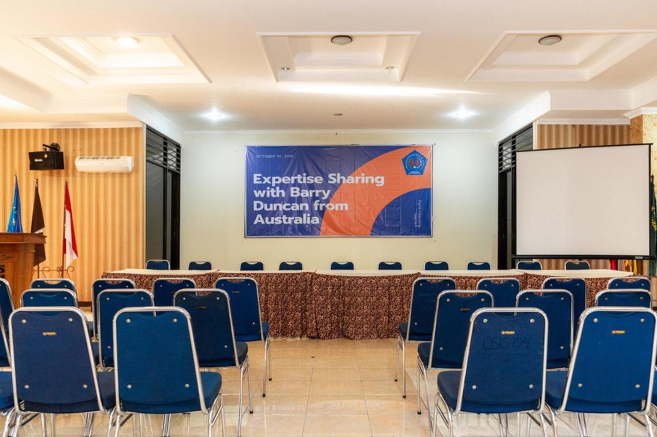 Reddoorz Plus Syariah Near Java Supermall Semarang 2 Exterior photo